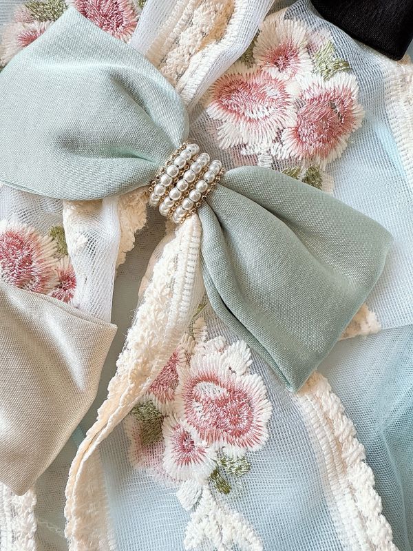 靜謐玫瑰刺繡蝴蝶結公主彈跳夾 