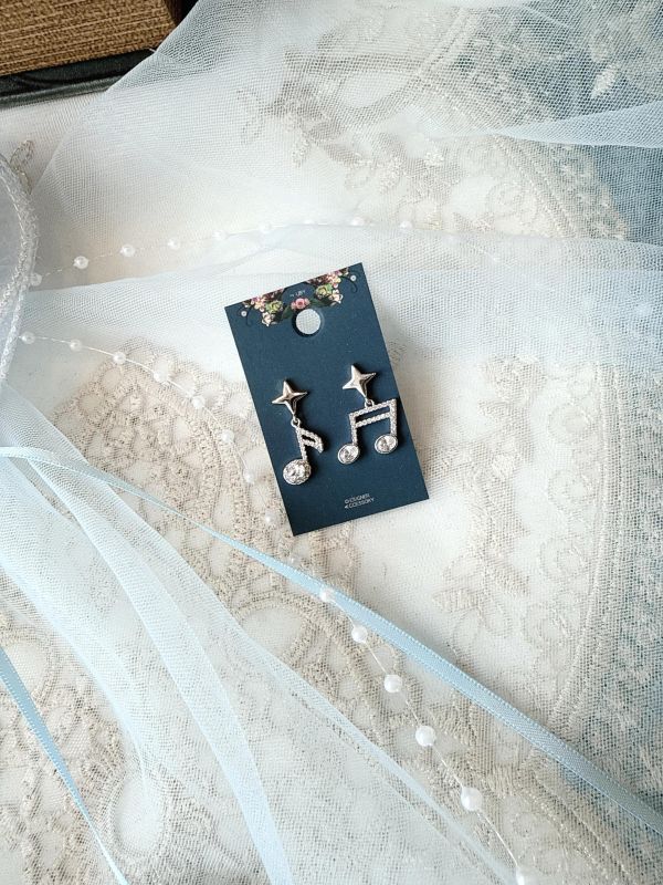 鋯石音符小垂墜式耳環 