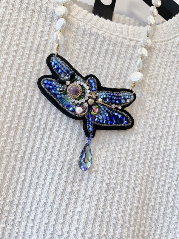 獨家設計寶藍蜻蜓刺繡項鍊 