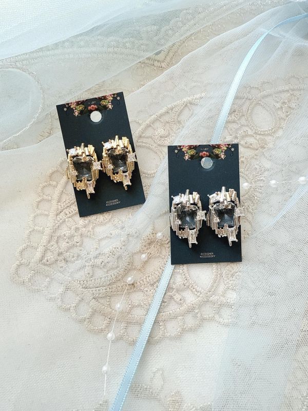 鋯石線條金屬感個性耳環 