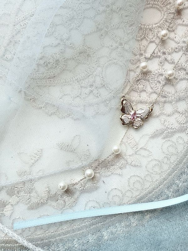 V型典雅珍珠點綴蝴蝶垂墜鍊 