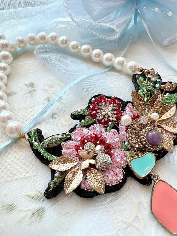 獨家設計姹紫嫣紅刺繡項鍊 