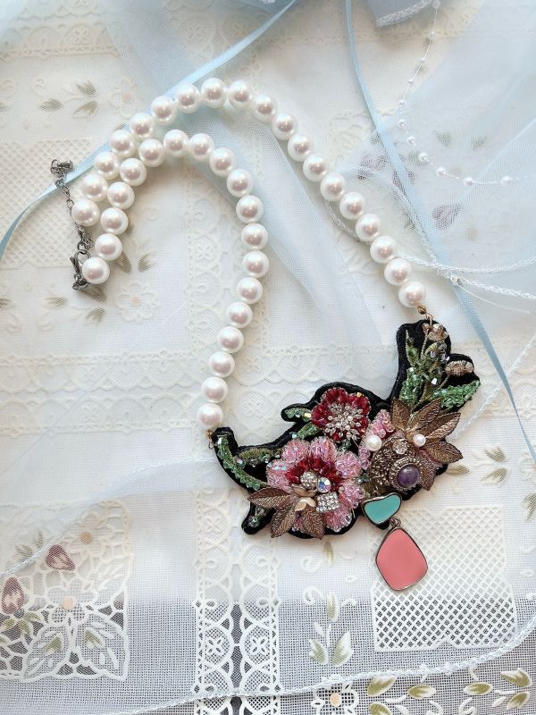 獨家設計姹紫嫣紅刺繡項鍊 