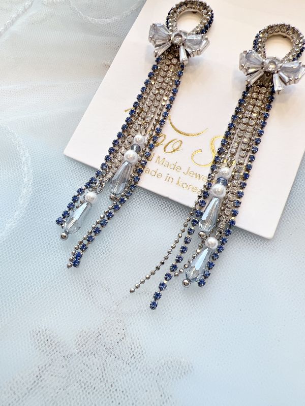 蝴蝶結鋯石打結設計水鑽流蘇感 