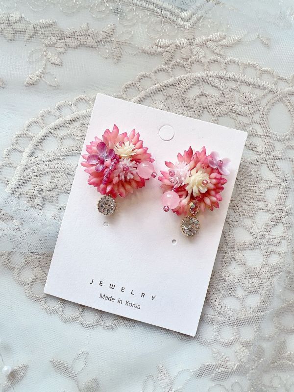 森林系水晶點綴樹酯小花垂墜鋯石鋼針耳環 