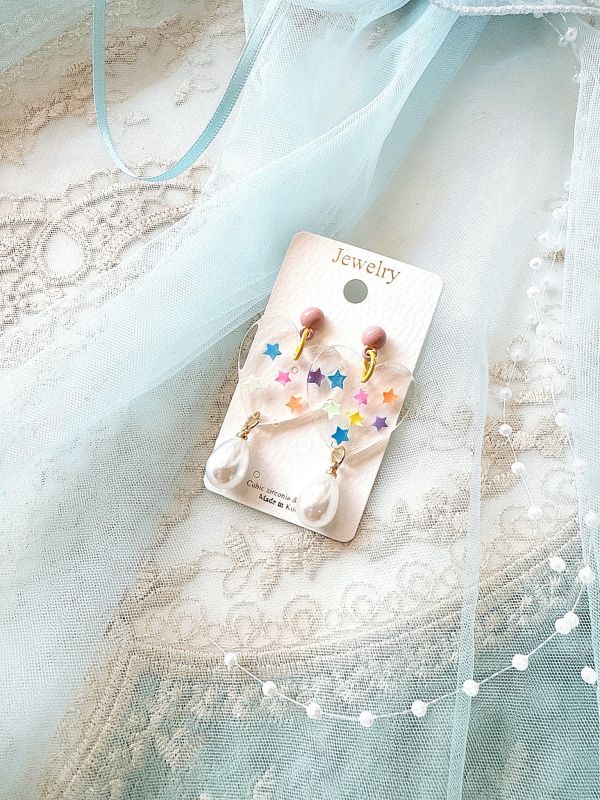 壓克力愛心垂墜耳環 