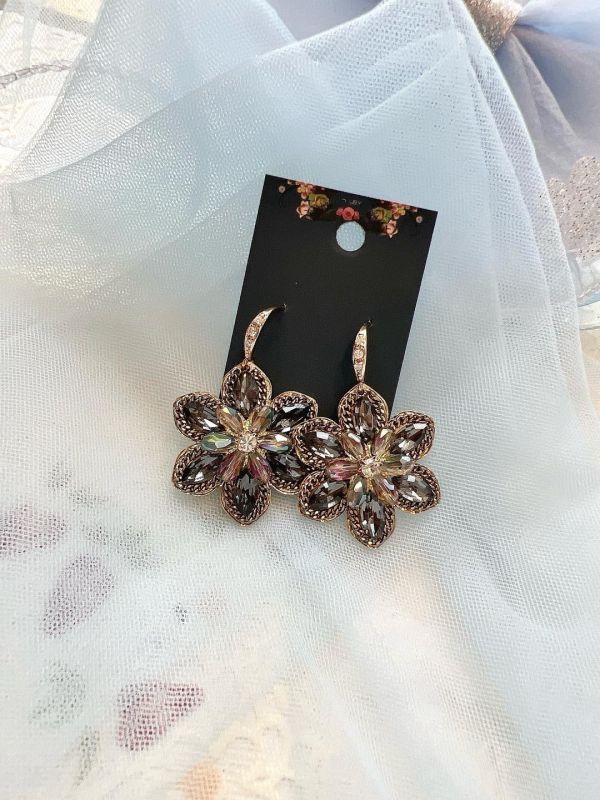 手工設計花型水晶鋯石耳勾式耳環 