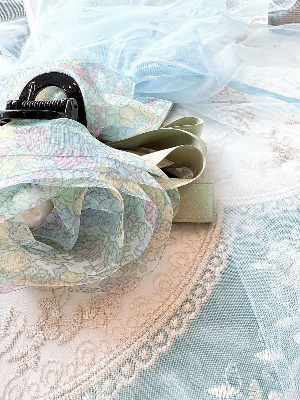 緞帶雪紡大花朵珍珠花蕊大抓夾 