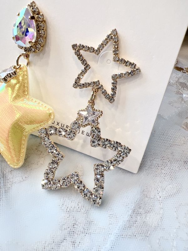 黃色星星不對稱滿鑽星型大耳環 