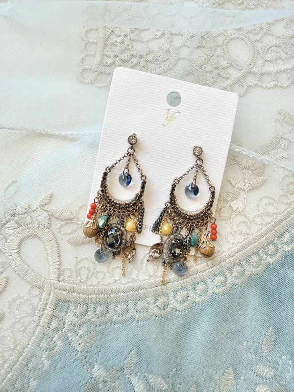 珠寶工設計波希米亞風垂墜耳環 