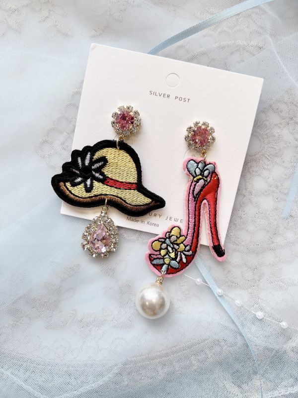 刺繡草帽跟鞋童趣鋼針大耳環 