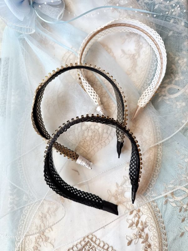 絨棉低調蕾絲排鑽髮圈 