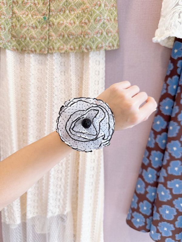 黑白點點蓬蓬花朵髮束 