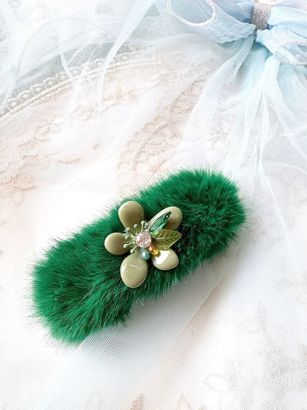 油滴盛開花朵點綴水晶森林系兔毛髮夾 