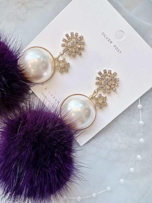 滿鑽雪花垂墜珍珠貂毛大耳環（紫色 