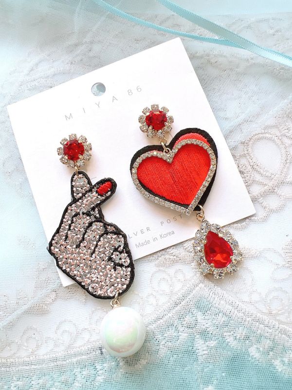 手比愛心亮片刺繡手工設計大耳環 