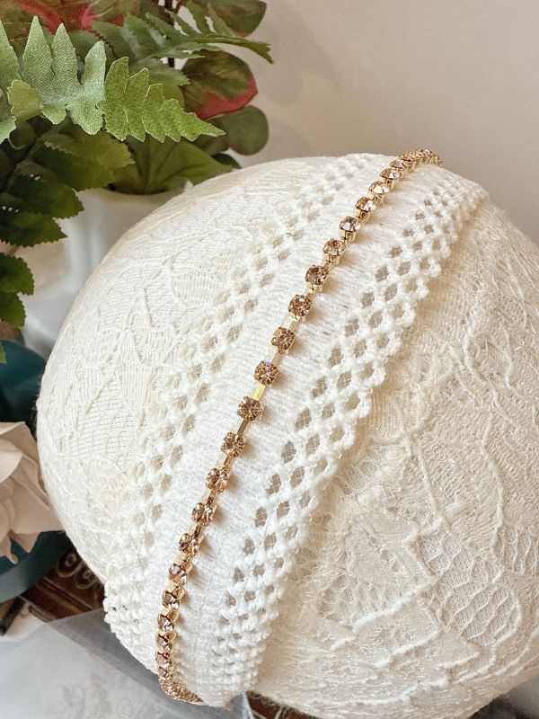 絨棉低調蕾絲排鑽髮圈 