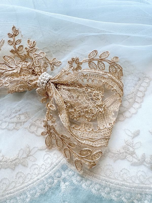 金色刺繡紡紗公主彈跳夾 