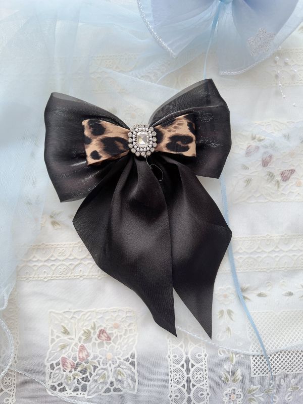 豹紋硬板立體蝴蝶結水鑽雕花彈跳夾 