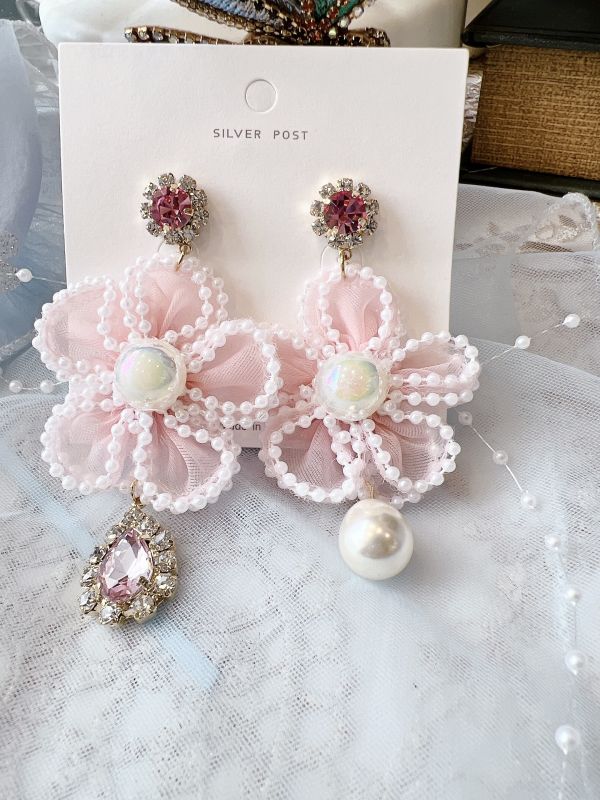 雙層珍珠邊粉色可愛小花鋼針大耳環 
