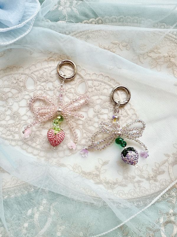 水晶蝴蝶結草莓掛飾/手機吊飾 