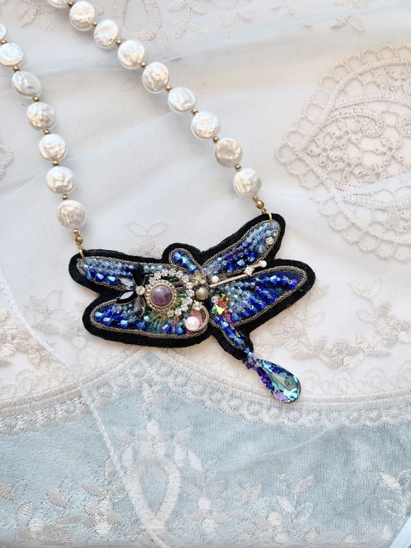 獨家設計寶藍蜻蜓刺繡項鍊 