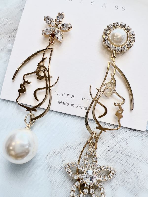 不對稱線條型側臉垂墜大耳環 