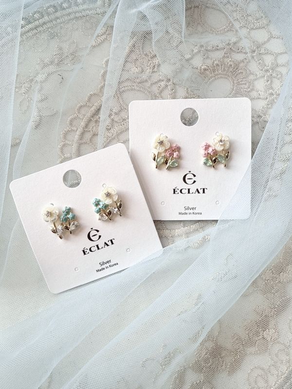 精緻小巧花朵耳環 