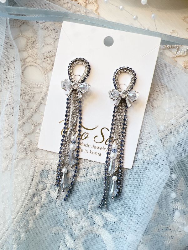 蝴蝶結鋯石打結設計水鑽流蘇感 