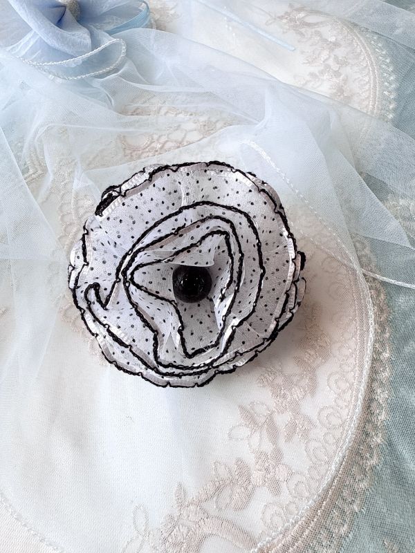 黑白點點蓬蓬花朵髮束 