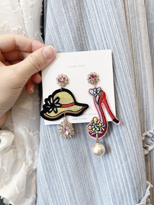 刺繡草帽跟鞋童趣鋼針大耳環 