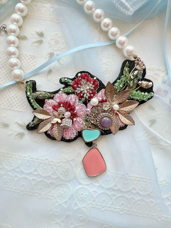 獨家設計姹紫嫣紅刺繡項鍊 