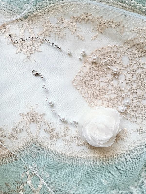 法式珍珠氣質柔感雪紡玫瑰頸鏈 