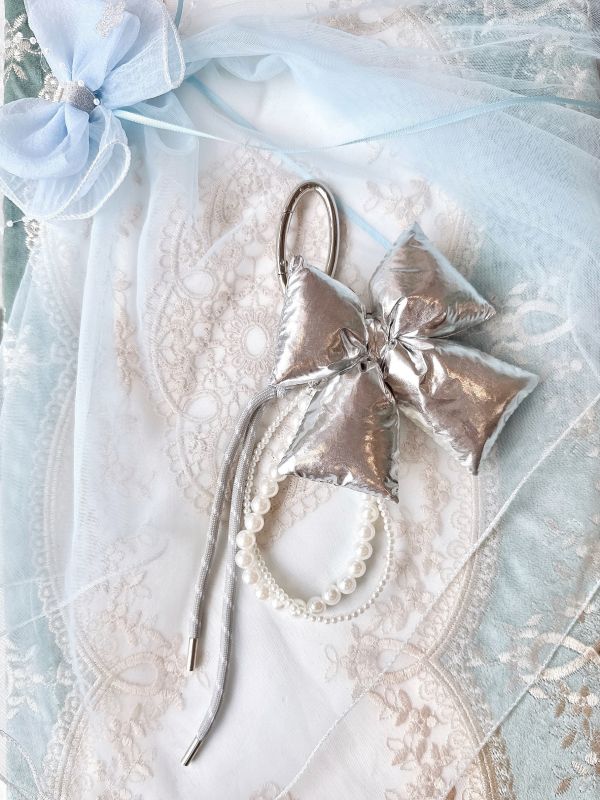 胖嘟嘟蝴蝶結個性金屬系串珠吊墜/手機掛飾 