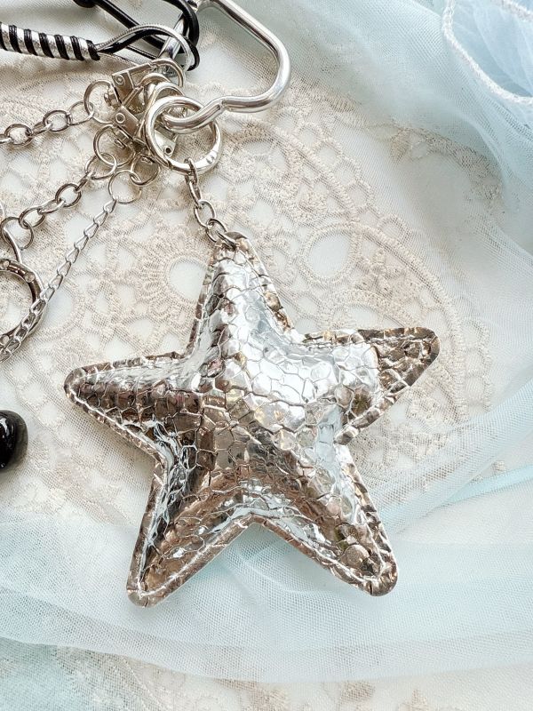 黑色皮革星星個性層次感吊飾/顧墜 