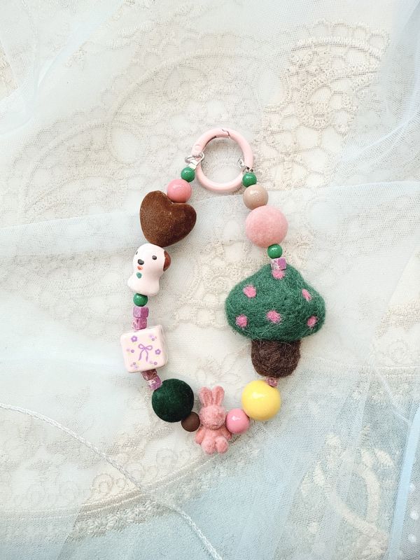 韓國手工羊毛氈/娃娃串出吊墜 