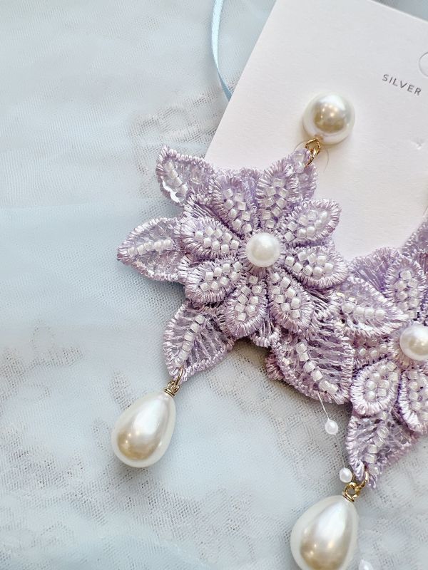 串珠蕾絲立體花型垂墜鋼針大耳環 