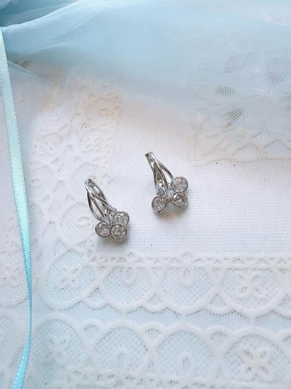 圈狀耳釦式鋯石小垂墜耳環 