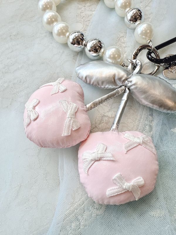 皮革櫻桃串珠吊飾 