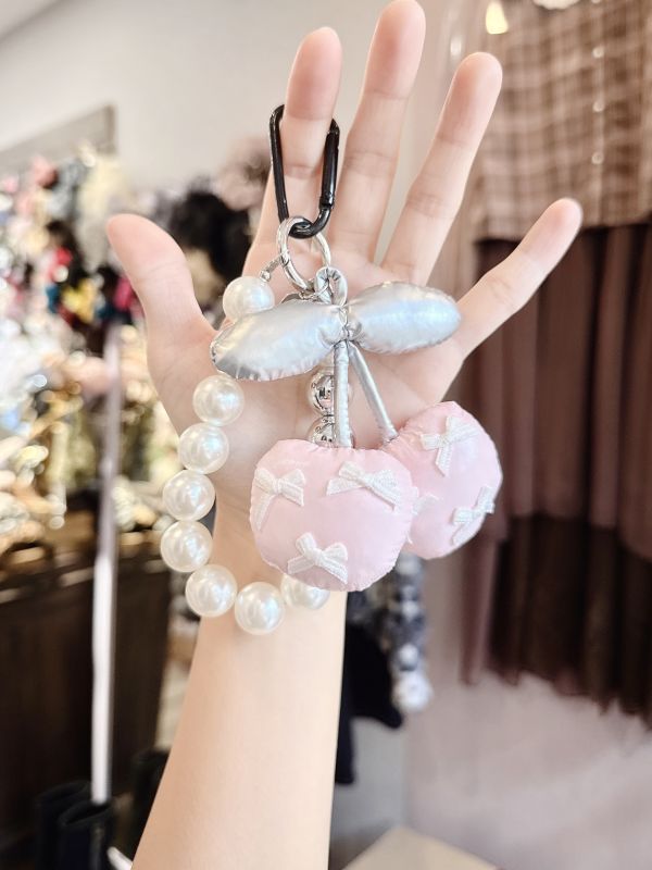 皮革櫻桃串珠吊飾 