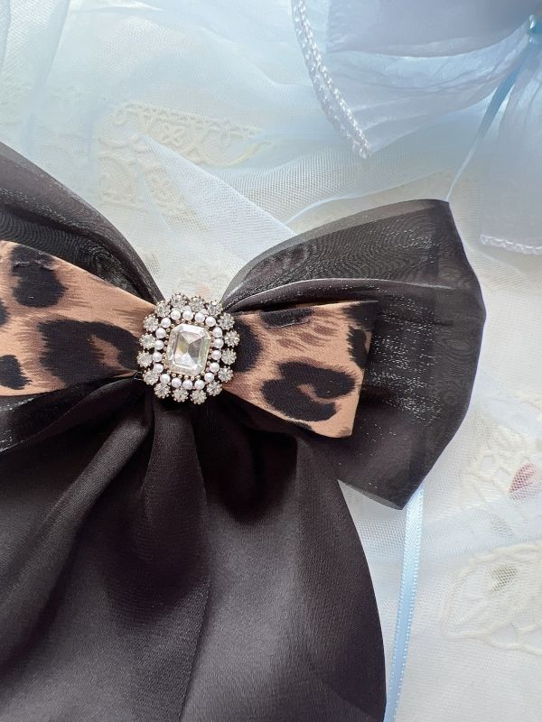 豹紋硬板立體蝴蝶結水鑽雕花彈跳夾 