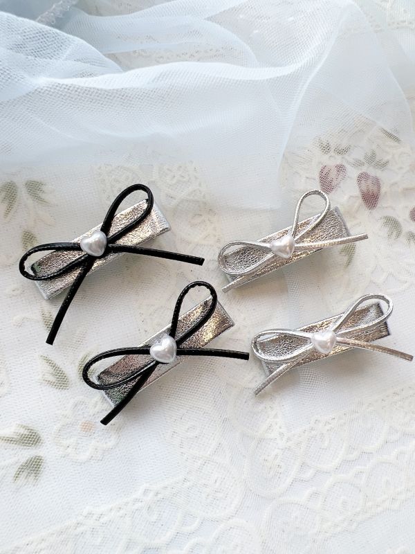 皮革蝴蝶結造型小壓夾（兩個一組） 