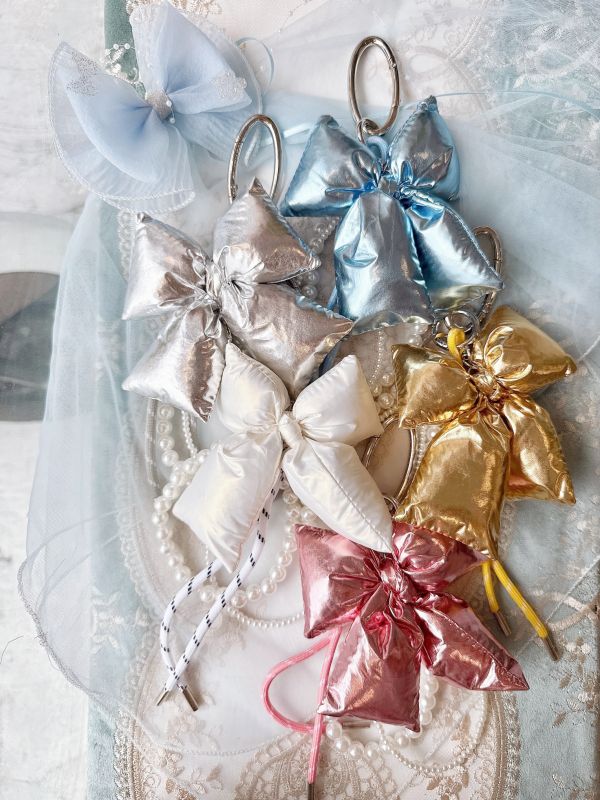 胖嘟嘟蝴蝶結個性金屬系串珠吊墜/手機掛飾 