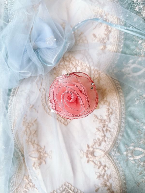 露水粉玫瑰雪紡樹酯抓夾 