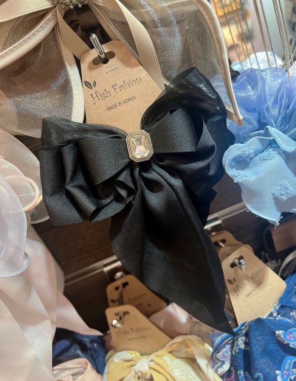 硬板立體蝴蝶結水鑽雕花彈跳夾 