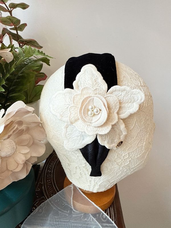 黑白藝術刺繡大花髮箍 