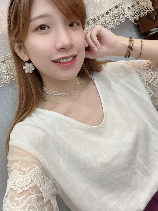 手工設計花型水晶鋯石耳勾式耳環 