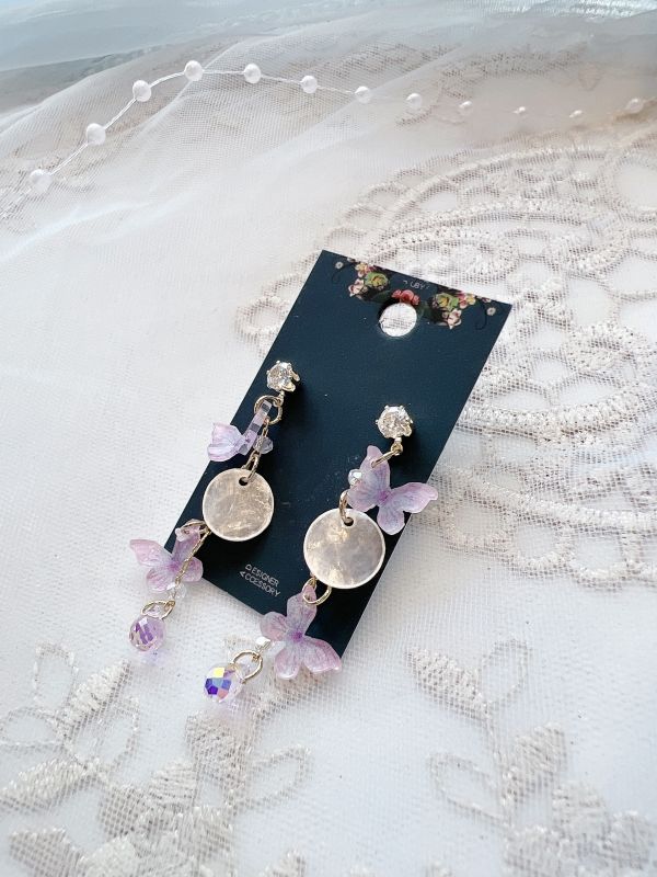 鋯石點綴蝴蝶紛飛小垂墜鋼針耳環 