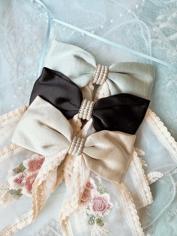 靜謐玫瑰刺繡蝴蝶結公主彈跳夾 