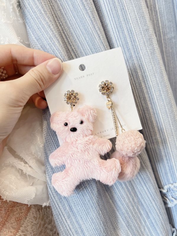 不對稱粉色系絨毛小熊大耳環球球款 